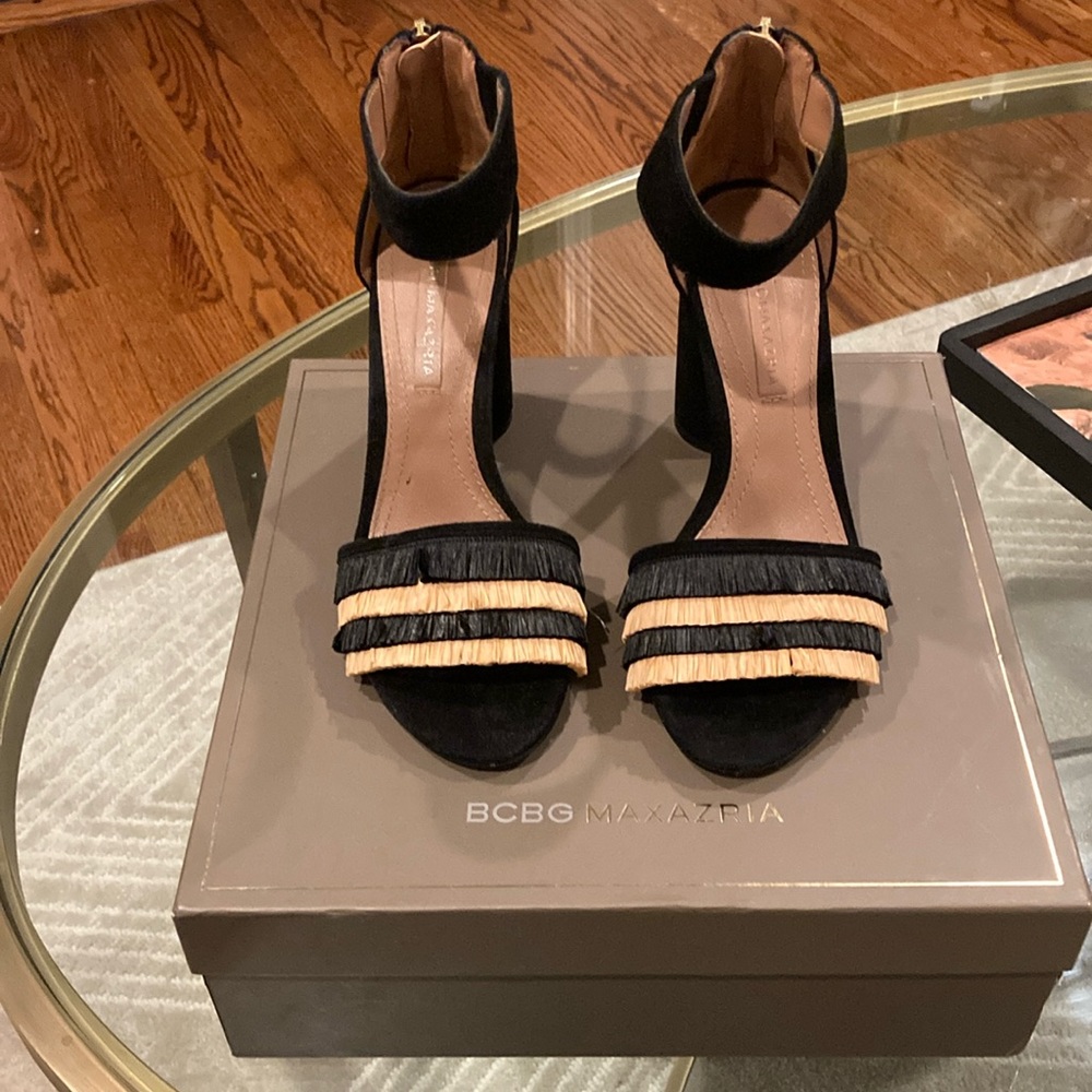BCBG MAXAZRIA size 8/38 “Alonza” style. These are so fun! EUC, only worn once.